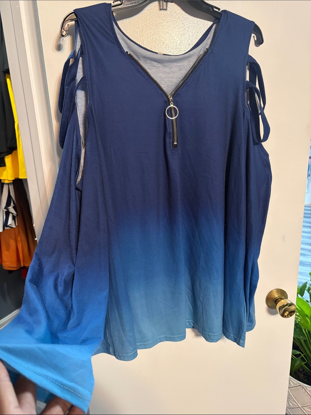 Women's Blue Ombre Cold-Shoulder Zip Top